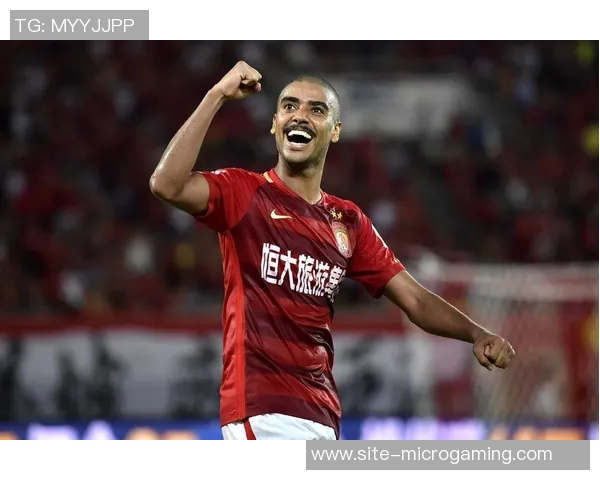 帕尔梅拉斯主帅高度评价21岁小将阿兰呼吁俱乐部给予涨薪待遇